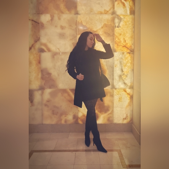 Meet your Posher, Raye - Picture 1 of 4